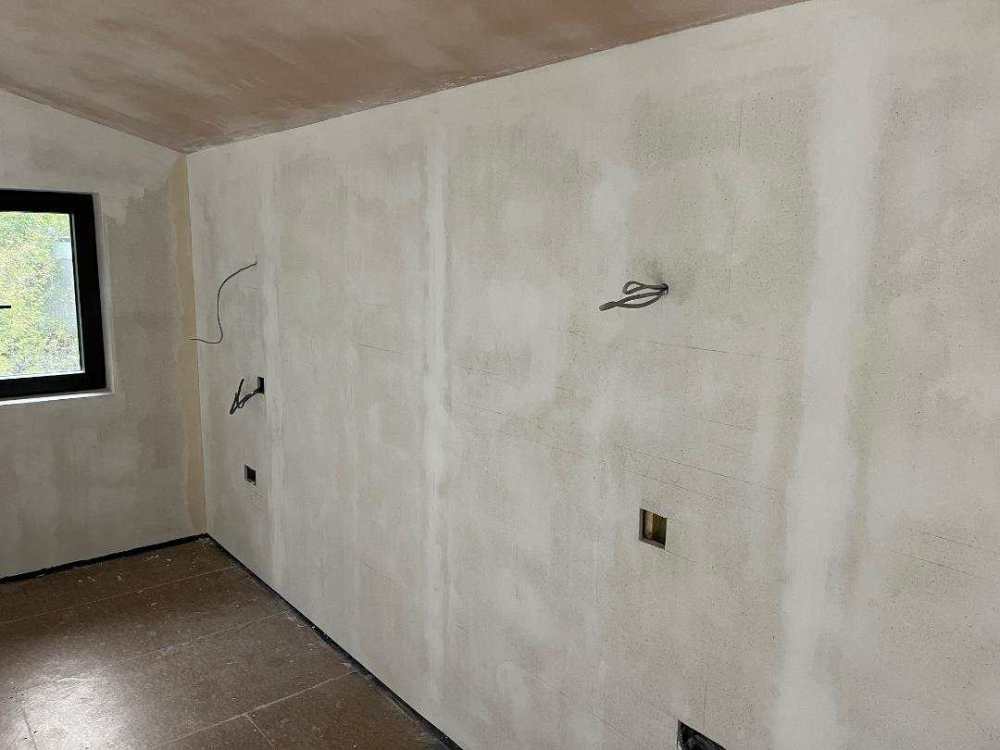 wall3.jpg