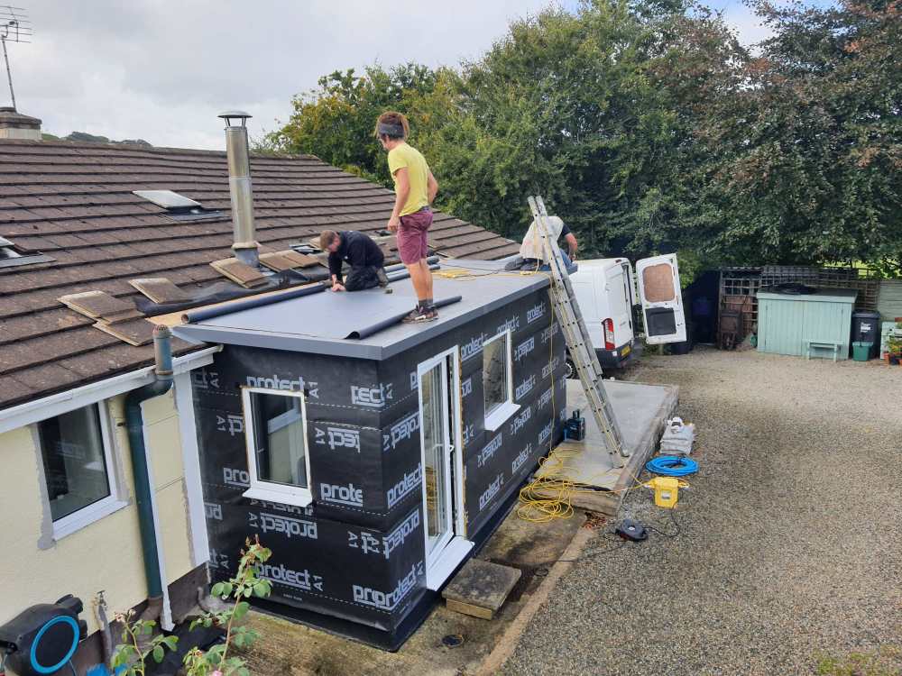 Roof1.thumb.jpg.f5ece792393ab489d0e99a54f2c43056.jpg