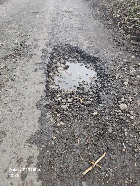 hole-edited.thumb.jpeg.005e9b0d34b5b2f4d48ce3a707dba0e9.jpeg